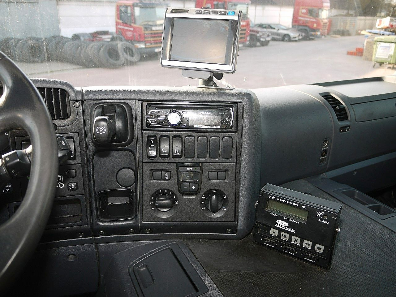 Frigorífico camión Scania P 230 KUHLKOFFER CARRIER SUPRA 950 MT A/C Scania P 230 KUHLKOFFER CARRIER SUPRA 950 MT A/C: foto 15