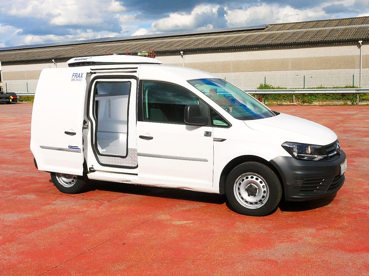 Volkswagen CADDY 2.0 KONVEKTA -2c A/C €6 - Frigorífico furgoneta: foto 3 Volkswagen CADDY 2.0 KONVEKTA -2c A/C €6 - Frigorífico furgoneta: foto 3