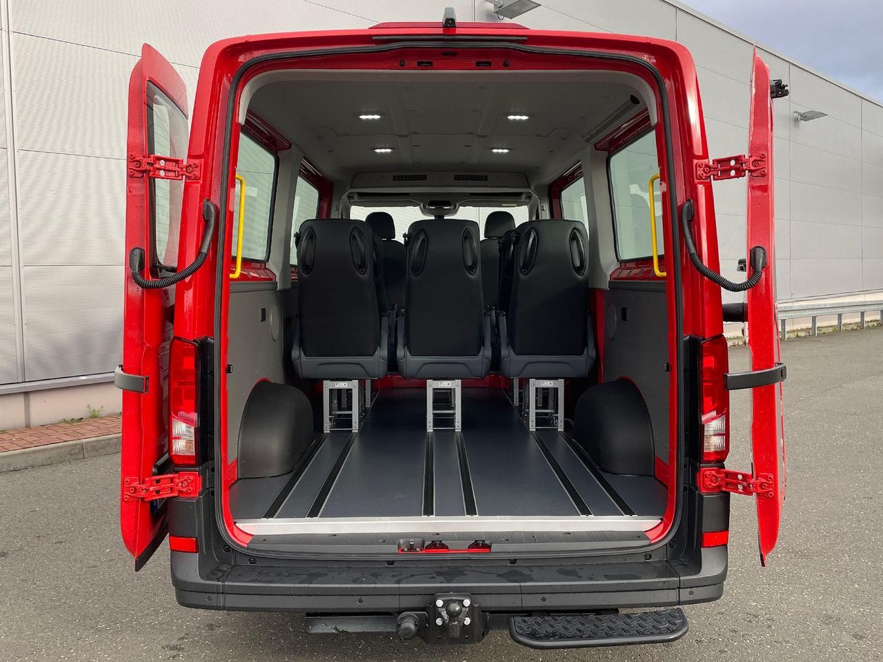 Minibús, Furgoneta de pasajeros MAN TGE 3.180 Kombi L3H2 FEUERWEHR AHK DAB SITZH PDC: foto 37 Minibús, Furgoneta de pasajeros MAN TGE 3.180 Kombi L3H2 FEUERWEHR AHK DAB SITZH PDC: foto 37