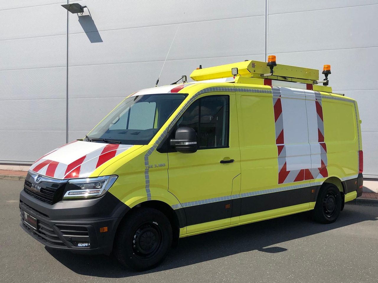 MAN TGE 3.180 L3H2 BF 4 BEGLEITFAHRZEUG ACC LED NAVI - Furgón: foto 1 MAN TGE 3.180 L3H2 BF 4 BEGLEITFAHRZEUG ACC LED NAVI - Furgón: foto 1