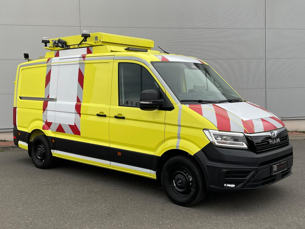 MAN TGE 3.180 L3H2 BF4 BEGLEITFAHRZEUG STANDHZ ACC - Furgón: foto 2 MAN TGE 3.180 L3H2 BF4 BEGLEITFAHRZEUG STANDHZ ACC - Furgón: foto 2