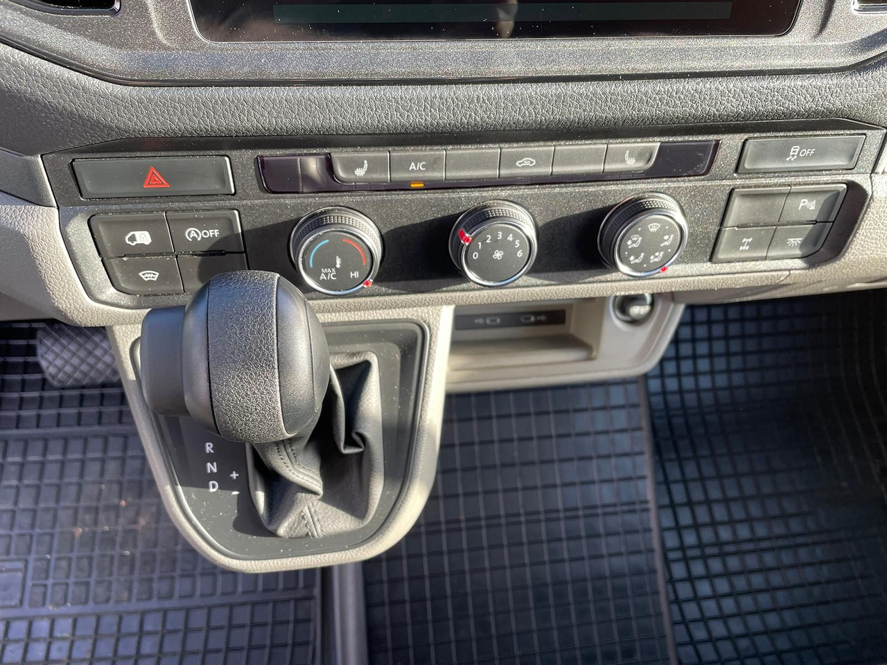 Furgón MAN TGE 3.180 L3H3 Kasten 4x4 AUTOM DIFF AHK ACC NAV: foto 25