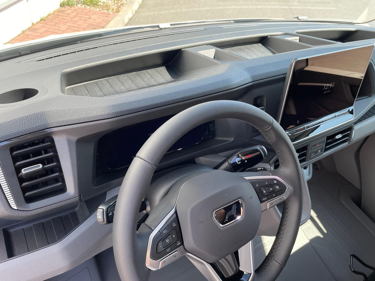 Coche MAN TGE 3.180 L4H3 MIXTO ACC STANDHZ NAVI AHK: foto 11 Coche MAN TGE 3.180 L4H3 MIXTO ACC STANDHZ NAVI AHK: foto 11