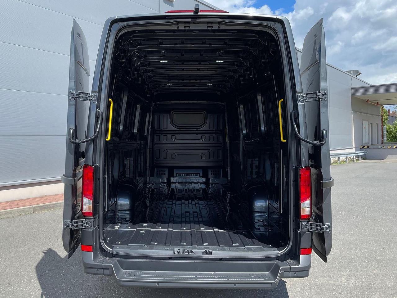 Furgón MAN TGE 3.180 L5H3 Kasten STANDHZ ACC LED SITZHZ: foto 37 Furgón MAN TGE 3.180 L5H3 Kasten STANDHZ ACC LED SITZHZ: foto 37