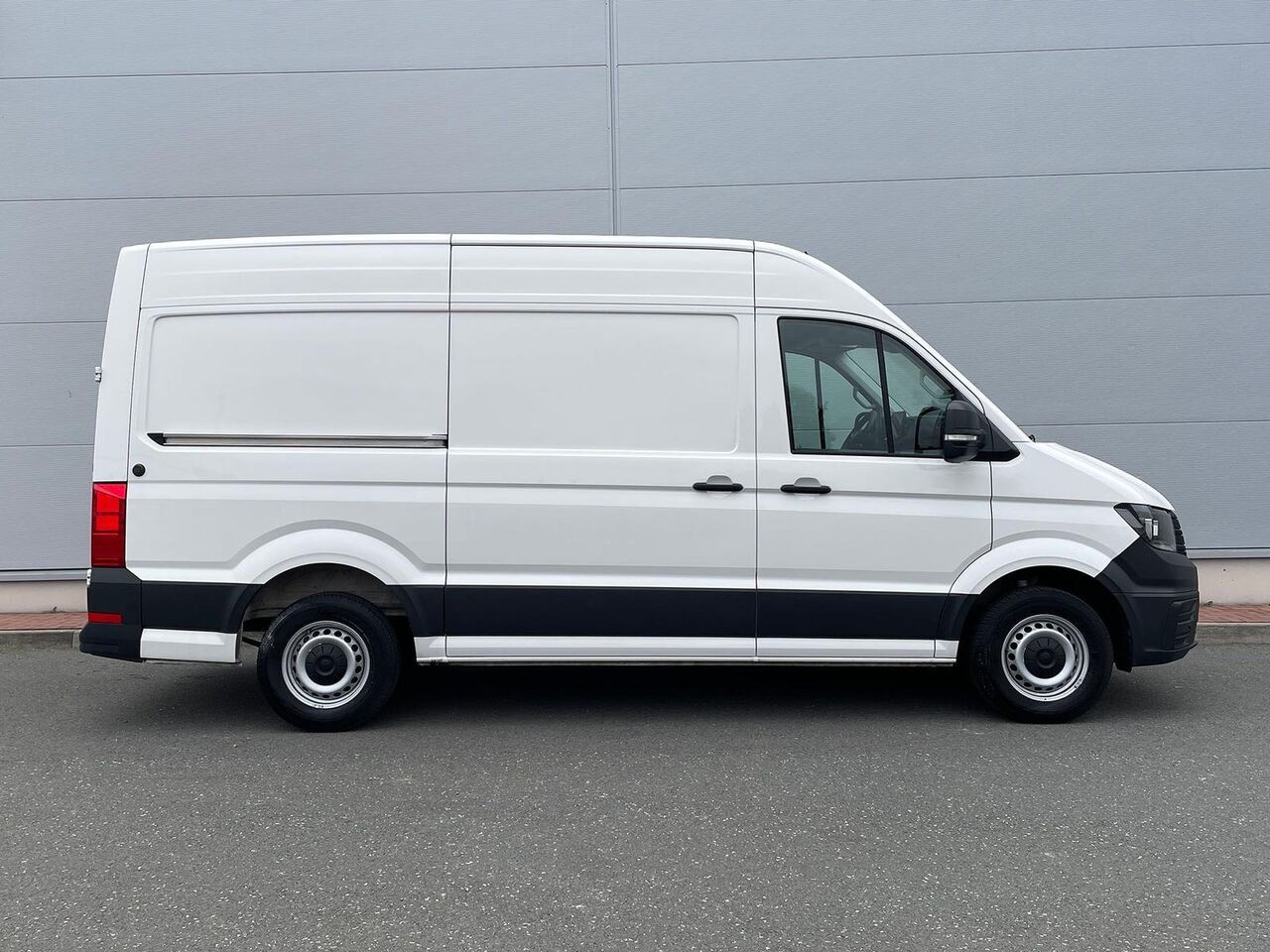 Volkswagen Crafter Kasten 35 L3H3 KAMERA PDC KLIMA DAB - Furgoneta de pasajeros: foto 5 Volkswagen Crafter Kasten 35 L3H3 KAMERA PDC KLIMA DAB - Furgoneta de pasajeros: foto 5
