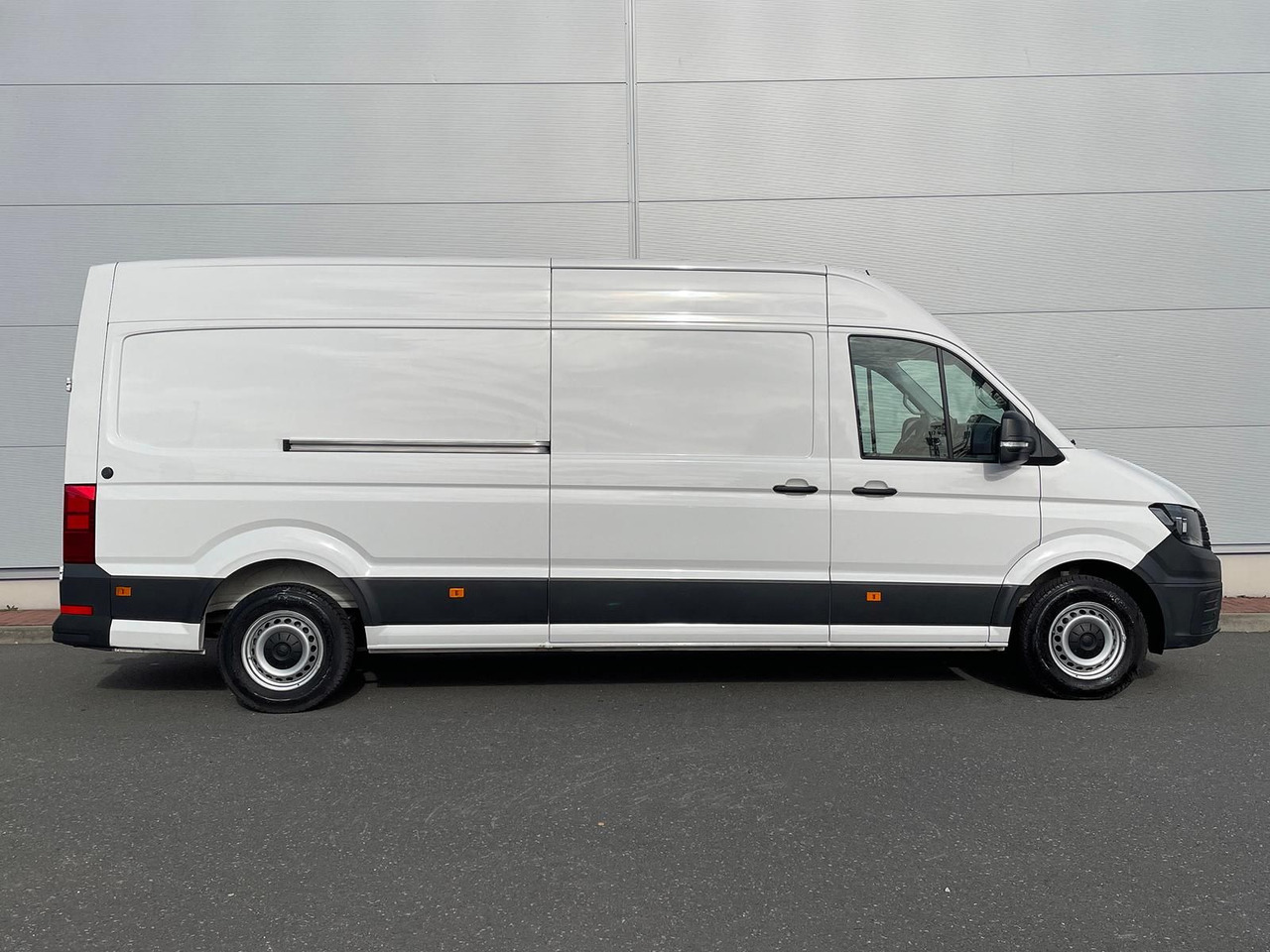 Volkswagen Crafter Kasten 35 L4H3 KAMERA PDC DAB KLIMA MFL - Furgón: foto 5 Volkswagen Crafter Kasten 35 L4H3 KAMERA PDC DAB KLIMA MFL - Furgón: foto 5