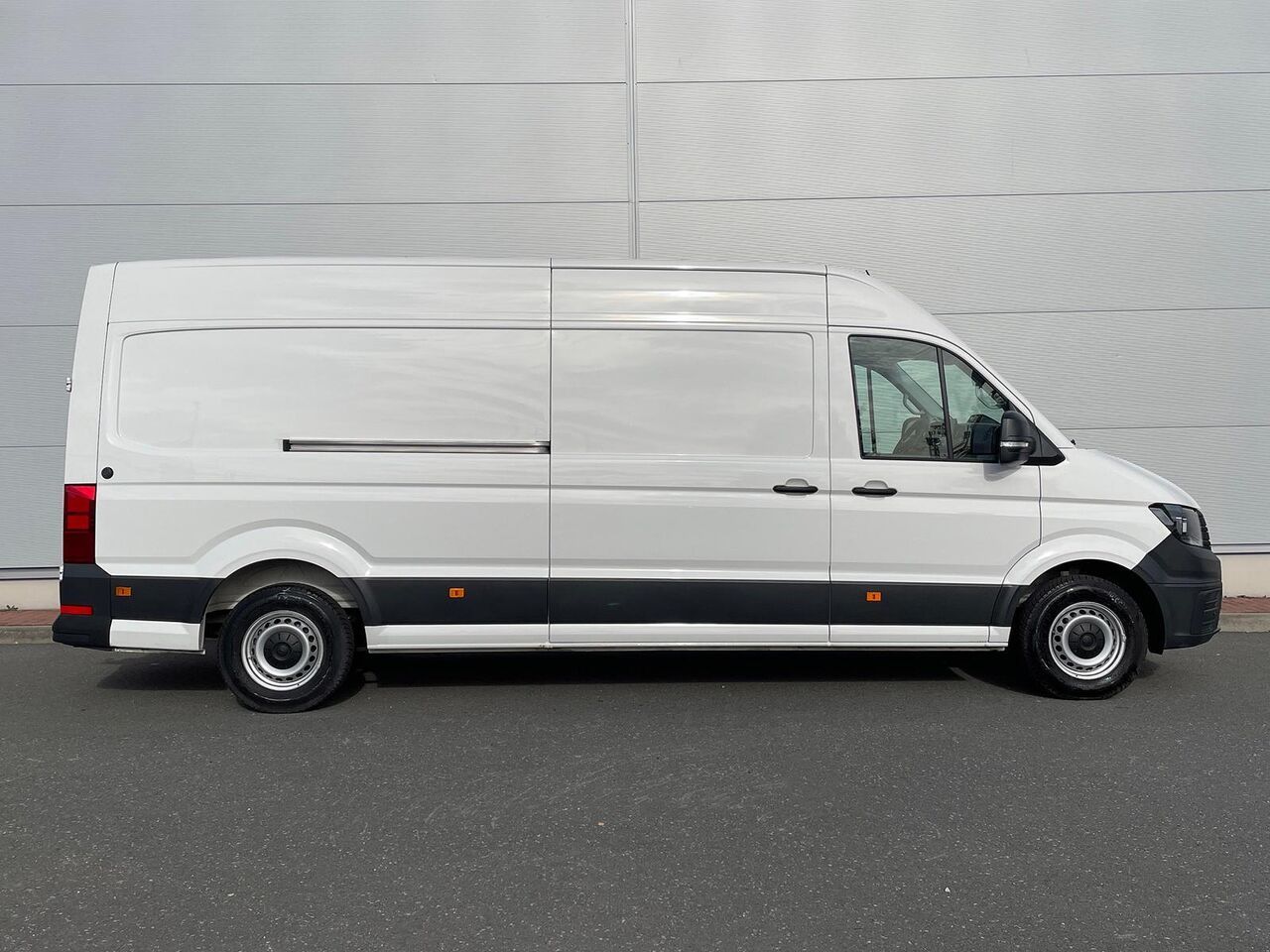Volkswagen Crafter Kasten 35 L4H3 NAVI KAMERA KLIMA DAB MFL - Furgoneta de pasajeros: foto 5 Volkswagen Crafter Kasten 35 L4H3 NAVI KAMERA KLIMA DAB MFL - Furgoneta de pasajeros: foto 5