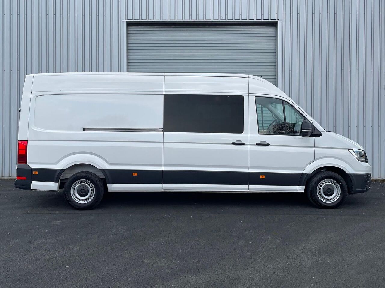 Volkswagen Crafter MIXTO 35 L4H3 AHK LED MFL KAMERA PDC - Furgoneta de pasajeros: foto 5 Volkswagen Crafter MIXTO 35 L4H3 AHK LED MFL KAMERA PDC - Furgoneta de pasajeros: foto 5
