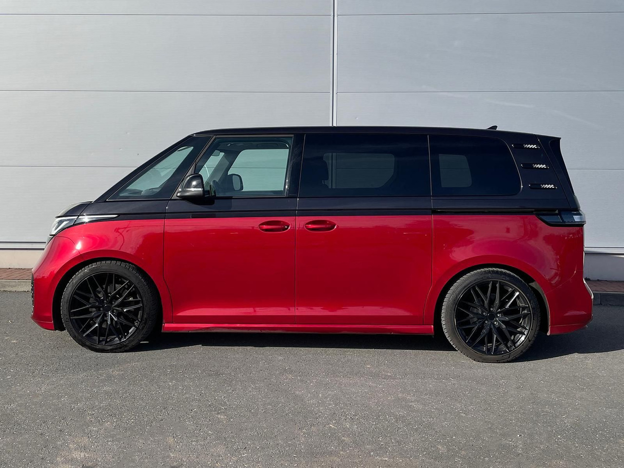 Furgoneta de pasajeros, Furgoneta eléctrica Volkswagen ID.Buzz KW Fahrwerk LM Felgen KLIMA PDC ACC DAB: foto 7