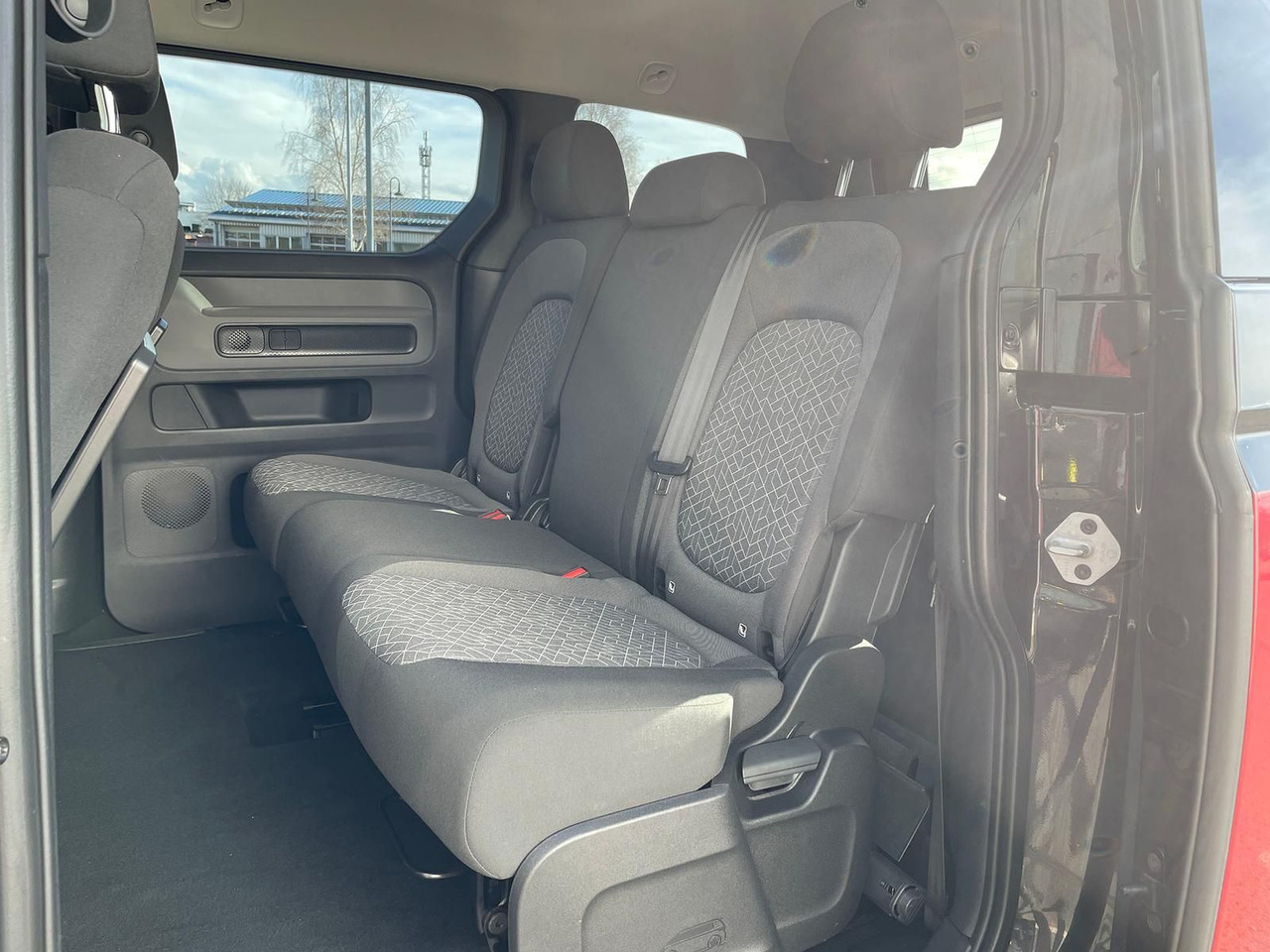 Furgoneta de pasajeros, Furgoneta eléctrica Volkswagen ID.Buzz KW Fahrwerk LM Felgen KLIMA PDC ACC DAB: foto 13