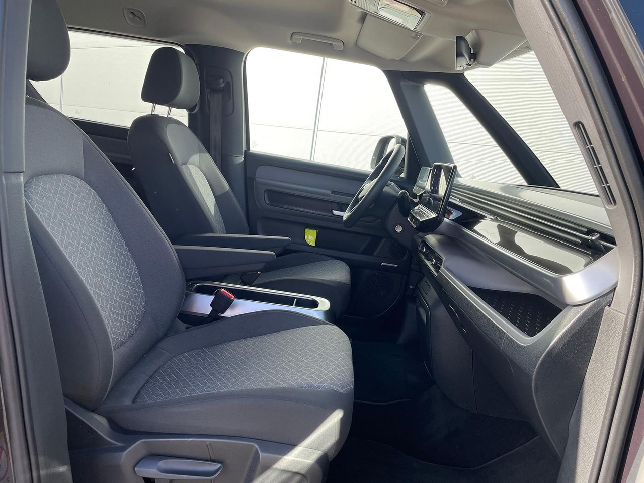 Furgoneta de pasajeros, Furgoneta eléctrica Volkswagen ID.Buzz KW Fahrwerk LM Felgen KLIMA PDC ACC DAB: foto 17