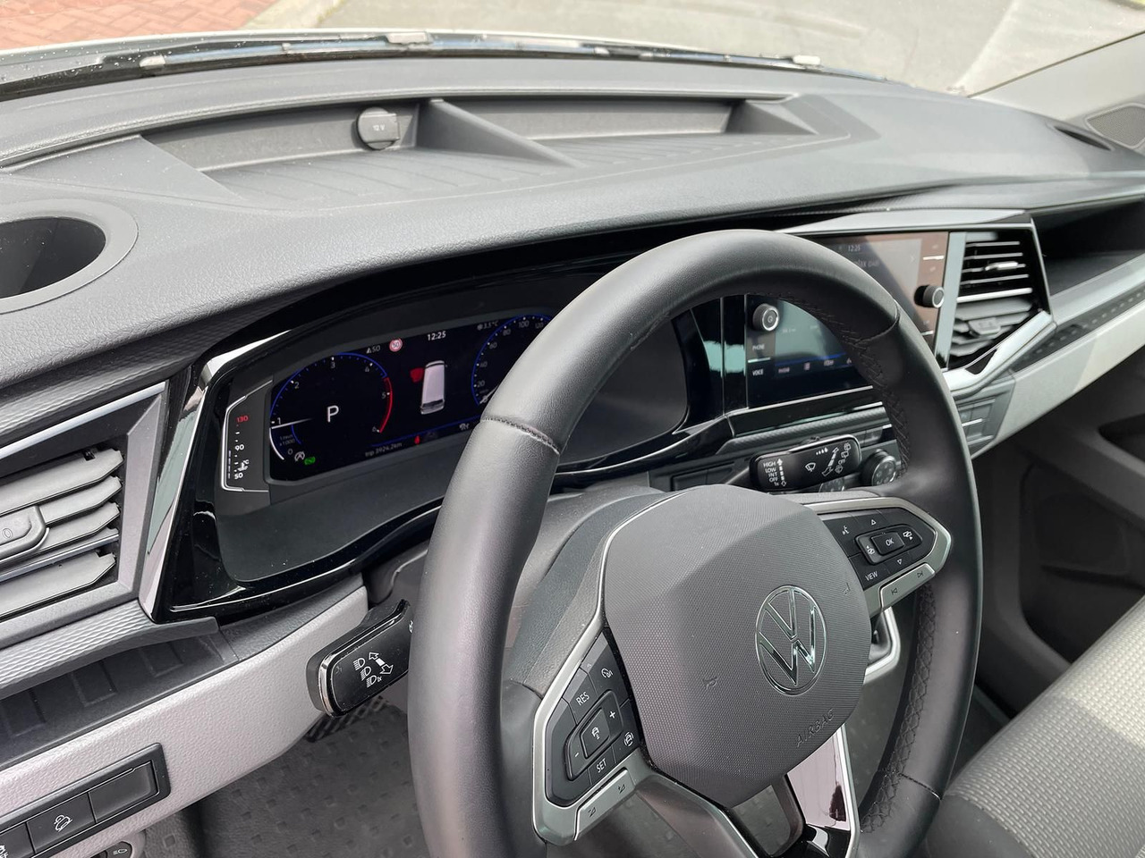 Coche nuevo Volkswagen T6.1 Transporter 2.0 TDI lang 4MOTION SITZHZ NAV: foto 25 Coche nuevo Volkswagen T6.1 Transporter 2.0 TDI lang 4MOTION SITZHZ NAV: foto 25