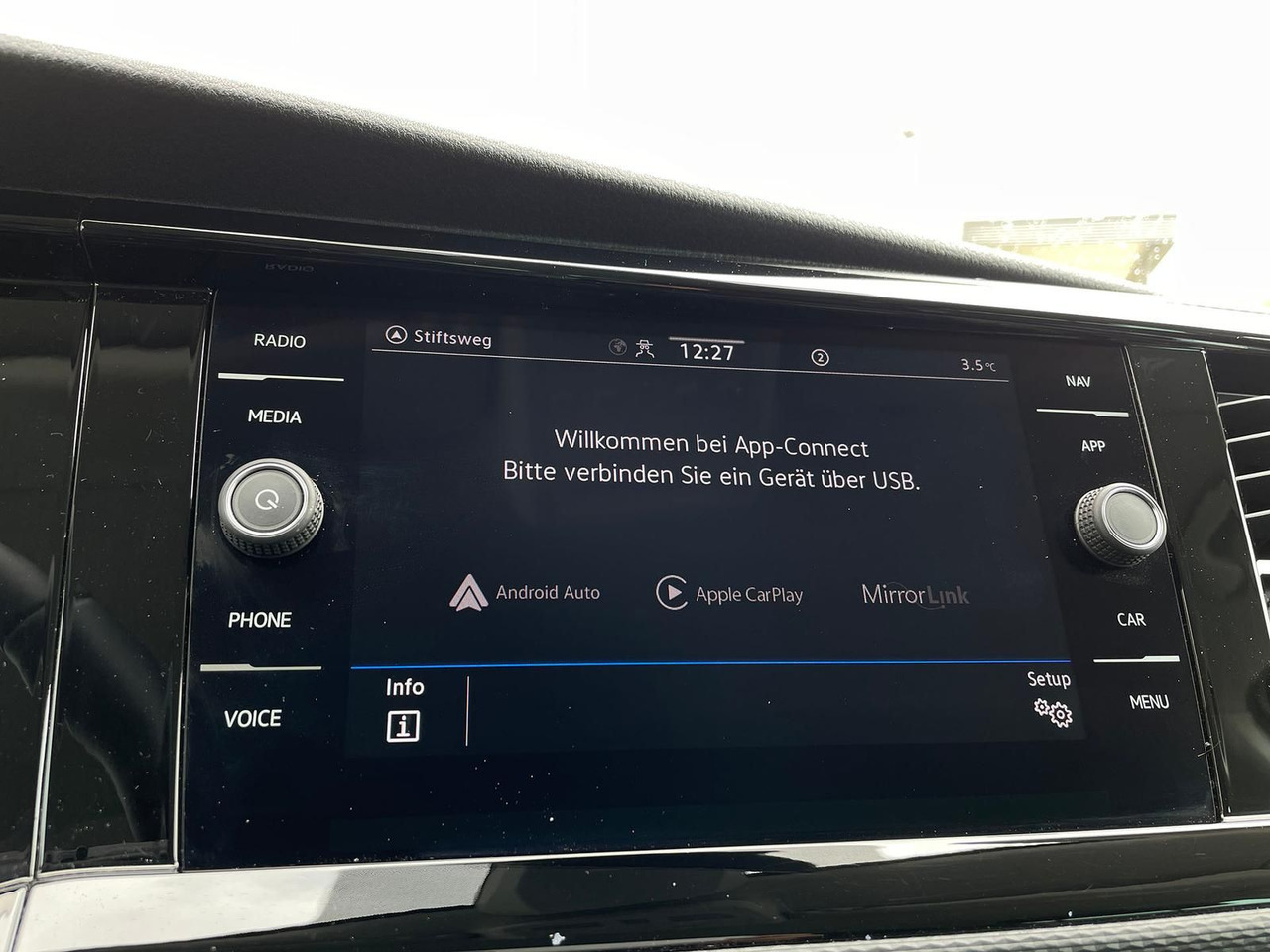 Coche nuevo Volkswagen T6.1 Transporter 2.0 TDI lang 4MOTION SITZHZ NAV: foto 24 Coche nuevo Volkswagen T6.1 Transporter 2.0 TDI lang 4MOTION SITZHZ NAV: foto 24