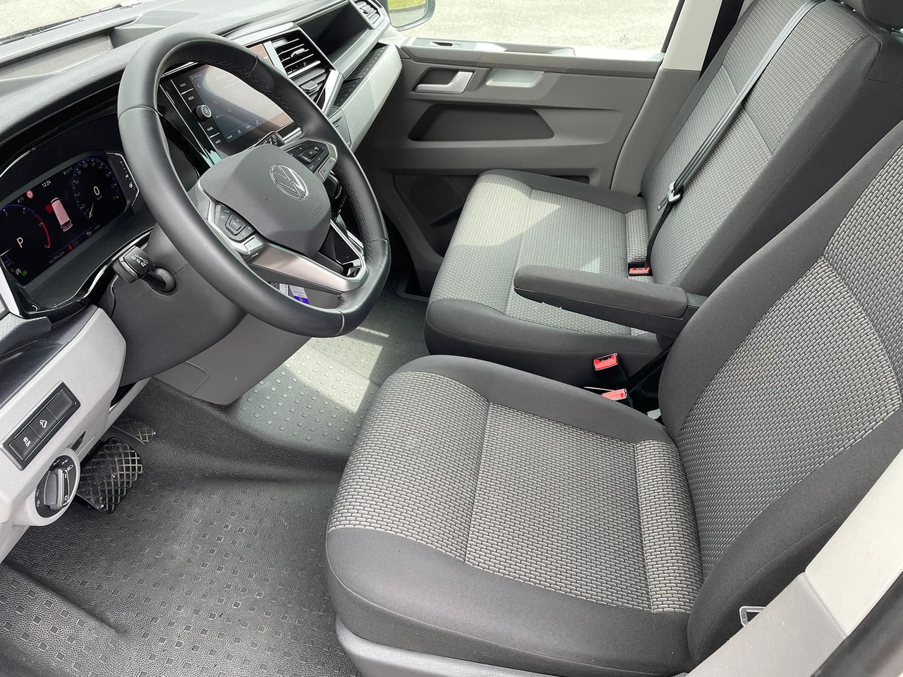 Coche nuevo Volkswagen T6.1 Transporter 2.0 TDI lang 4MOTION SITZHZ NAV: foto 12 Coche nuevo Volkswagen T6.1 Transporter 2.0 TDI lang 4MOTION SITZHZ NAV: foto 12