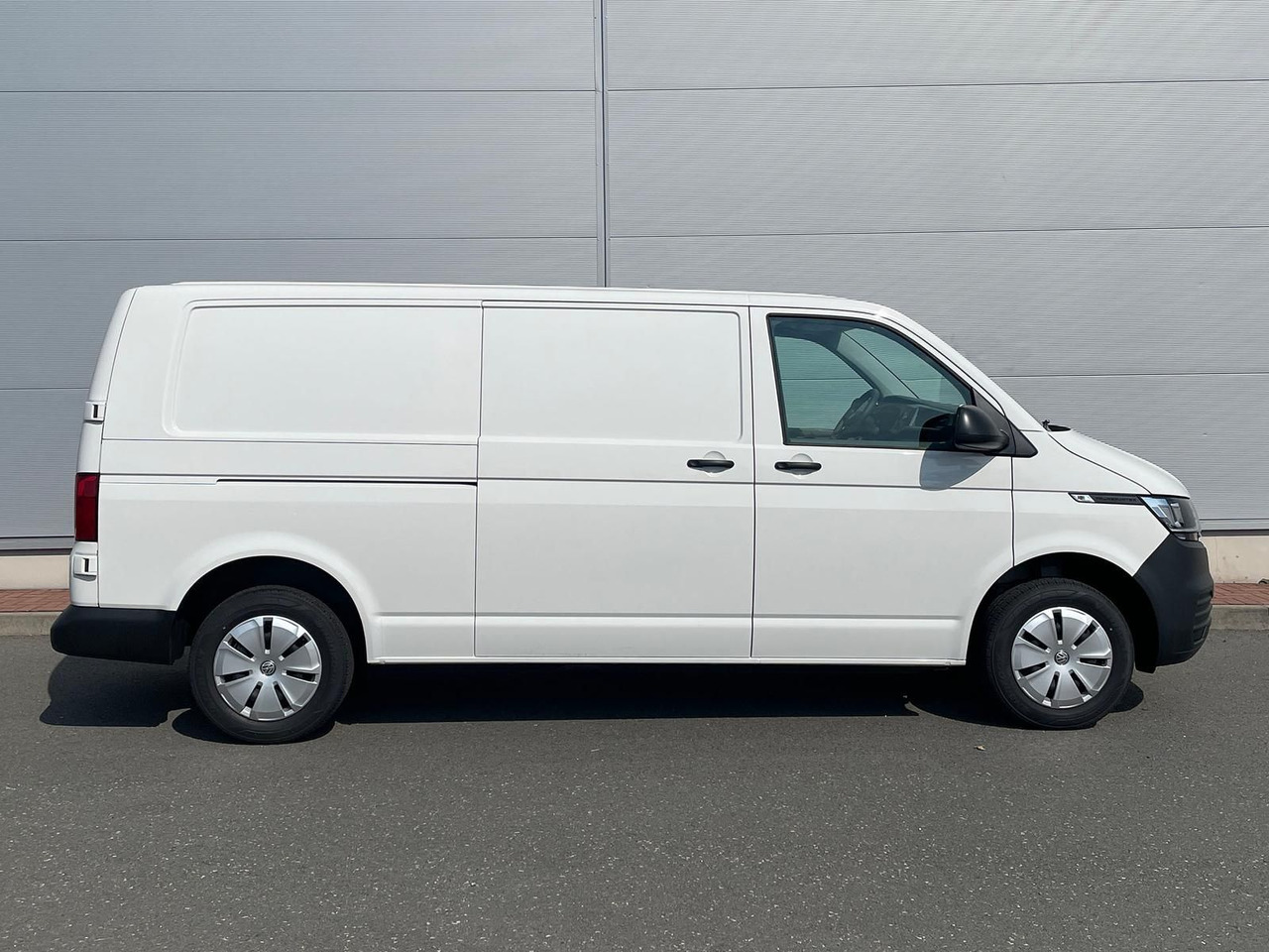 Volkswagen T6.1 Transporter LR 2.0 TDI KLIMA PDC - Furgoneta de pasajeros: foto 5 Volkswagen T6.1 Transporter LR 2.0 TDI KLIMA PDC - Furgoneta de pasajeros: foto 5