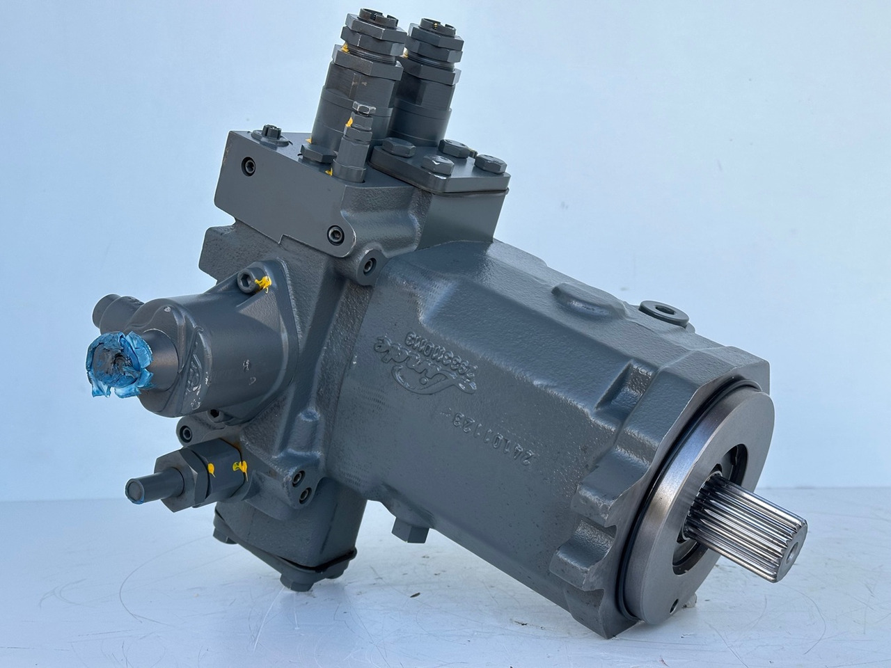 LIEBHERR - LINDE Original Hydromotor Typ:HMF75-02 2560 G 03 mit ID-Nr.10007106. A914 B-LI, A914 LI, A924 B-LI, A924 LI, MG15, MBG12, MG20, MFG10, BG12H #HYX293G00103# - Motor hidráulico para Excavadora de ruedas: foto 3 LIEBHERR - LINDE Original Hydromotor Typ:HMF75-02 2560 G 03 mit ID-Nr.10007106. A914 B-LI, A914 LI, A924 B-LI, A924 LI, MG15, MBG12, MG20, MFG10, BG12H #HYX293G00103# - Motor hidráulico para Excavadora de ruedas: foto 3