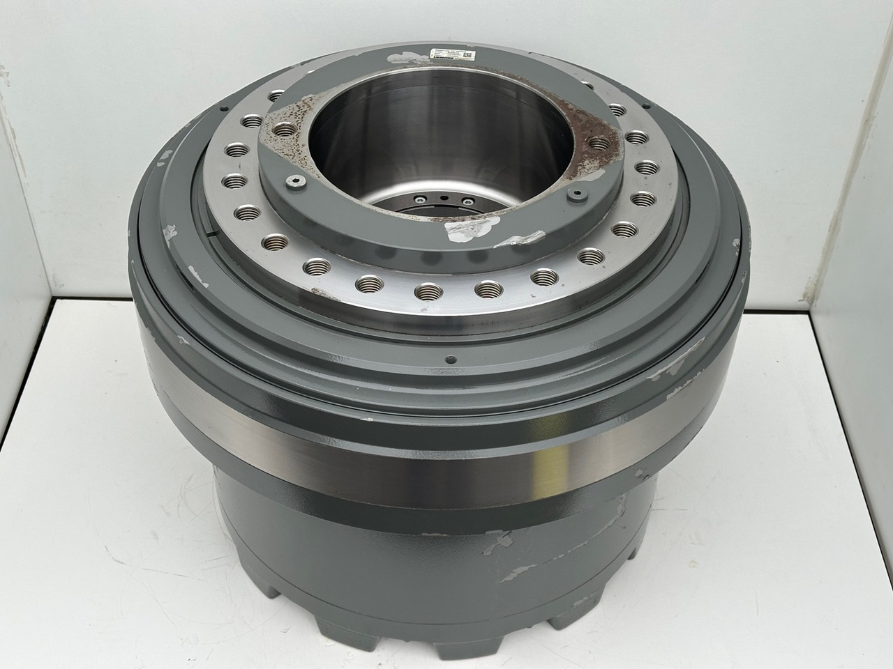 LIEBHERR Original Fahrantrieb Typ:FAT550P046 mit ID-Nr.9443780 – ID-Nr.944378003 – ID-Nr.90008209. A900,LH120,LH150,E974,ER974,LOS412,LOS974,R964,R966,R970,R974,R976,R980. #944378003.159-011# - Mando final para Excavadora de cadenas: foto 2 LIEBHERR Original Fahrantrieb Typ:FAT550P046 mit ID-Nr.9443780 – ID-Nr.944378003 – ID-Nr.90008209. A900,LH120,LH150,E974,ER974,LOS412,LOS974,R964,R966,R970,R974,R976,R980. #944378003.159-011# - Mando final para Excavadora de cadenas: foto 2