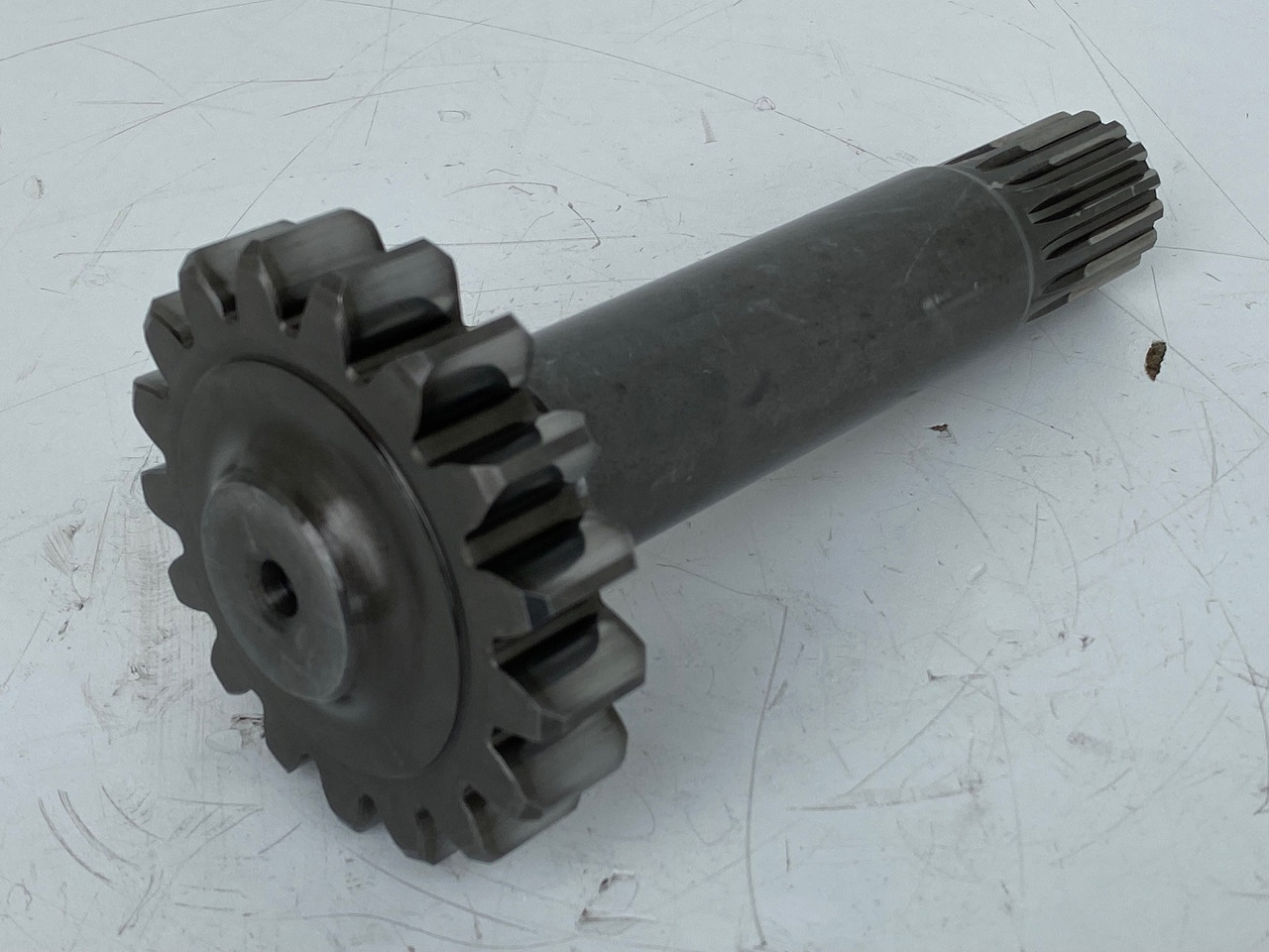 Liebherr Antriebswelle ID-Nr.969527001. FAT355P077. LH26, LH30, R906, R916, R920, R922, R924, R926 COMP, R926. #ANT2804# - Mando final para Excavadora de cadenas: foto 1 Liebherr Antriebswelle ID-Nr.969527001. FAT355P077. LH26, LH30, R906, R916, R920, R922, R924, R926 COMP, R926. #ANT2804# - Mando final para Excavadora de cadenas: foto 1