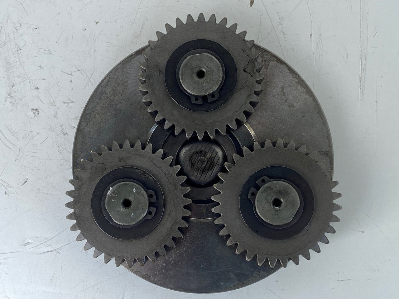 Liebherr Bonfiglioli Reduktionstufe ID-Nr.5007334. A308, A310, A312, A900 ZW, R308, R310, R312. #RE27.05# - Reductor de giro para Excavadora de ruedas: foto 3 Liebherr Bonfiglioli Reduktionstufe ID-Nr.5007334. A308, A310, A312, A900 ZW, R308, R310, R312. #RE27.05# - Reductor de giro para Excavadora de ruedas: foto 3