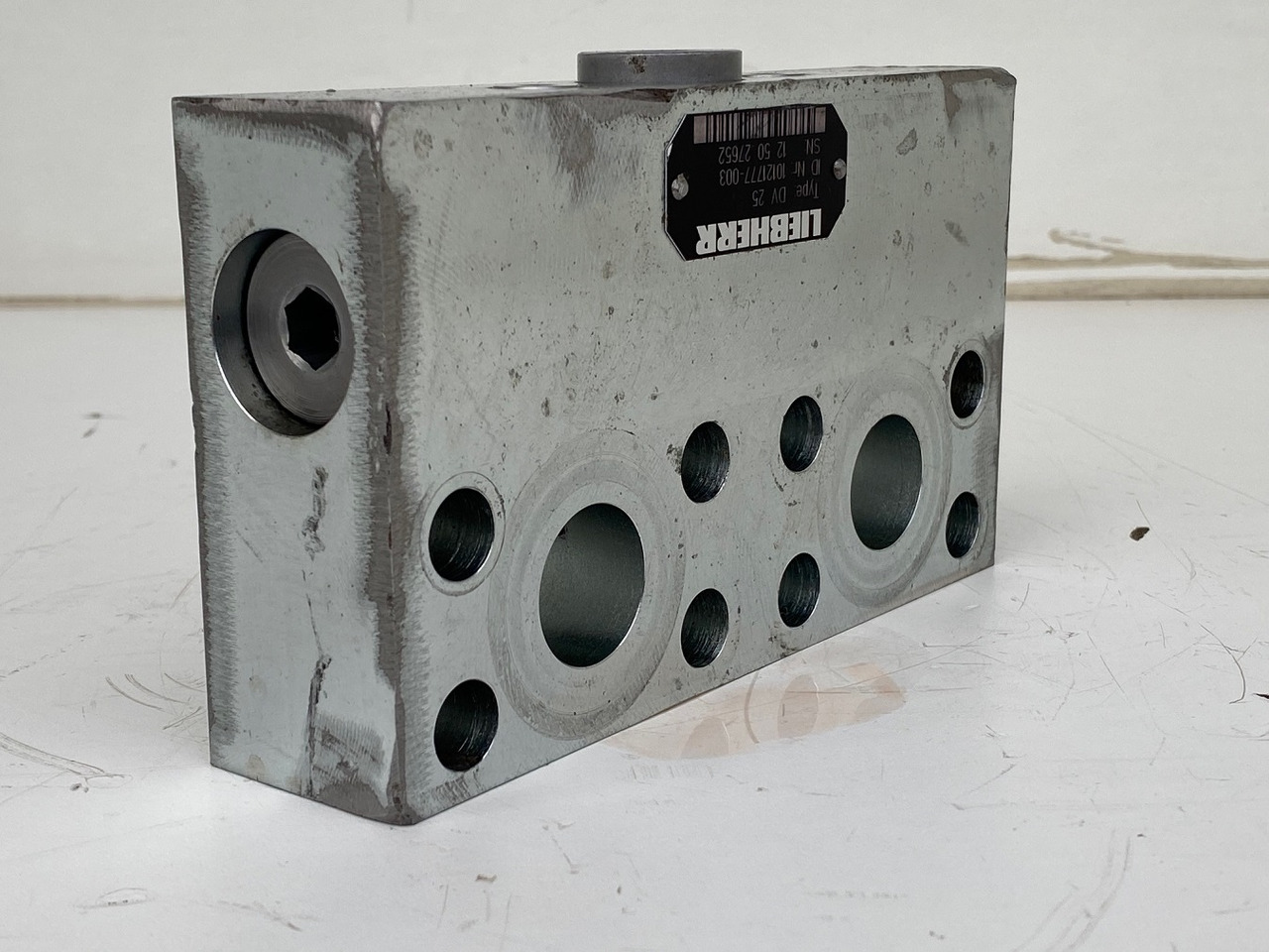Liebherr Dämpfungsventil ID-Nr.10121777. P924 COMP, P926, R926, R916, R922, R924 COMP, R924, R926 COMP, R926, R930, R936, R946, R950 T, R960 T. #DÄ27652# - Reductor de giro para Excavadora: foto 4 Liebherr Dämpfungsventil ID-Nr.10121777. P924 COMP, P926, R926, R916, R922, R924 COMP, R924, R926 COMP, R926, R930, R936, R946, R950 T, R960 T. #DÄ27652# - Reductor de giro para Excavadora: foto 4