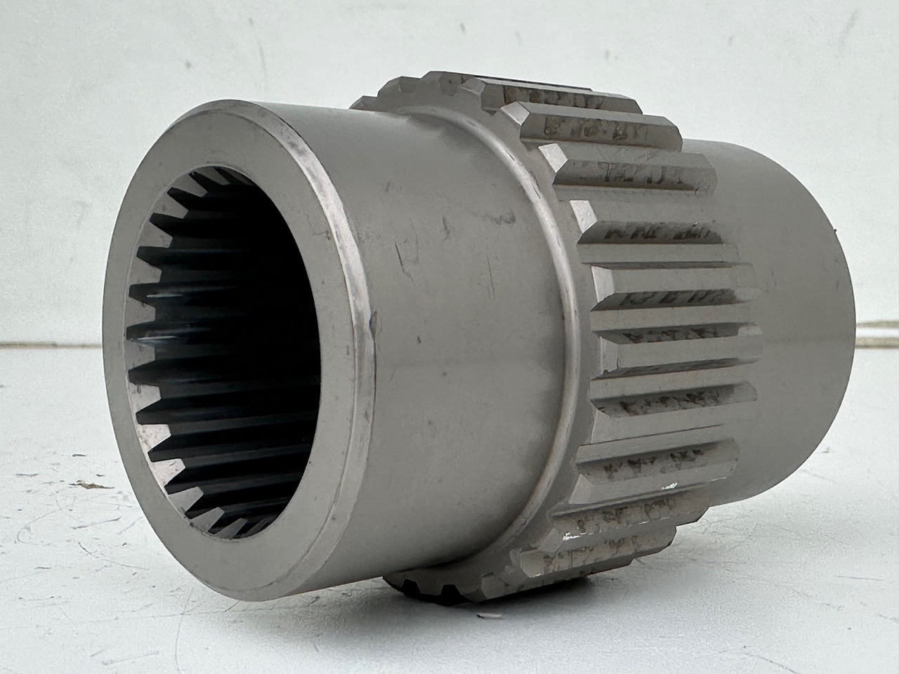 Liebherr Lamellenträger ID-Nr.9443788 - ID-Nr.944378803. FAT550, FAT550P046, FAT550P050, FAT600P081, FAT1000/102. #9443788.23.03# - Mando final para Maquinaria de construcción: foto 1 Liebherr Lamellenträger ID-Nr.9443788 - ID-Nr.944378803. FAT550, FAT550P046, FAT550P050, FAT600P081, FAT1000/102. #9443788.23.03# - Mando final para Maquinaria de construcción: foto 1