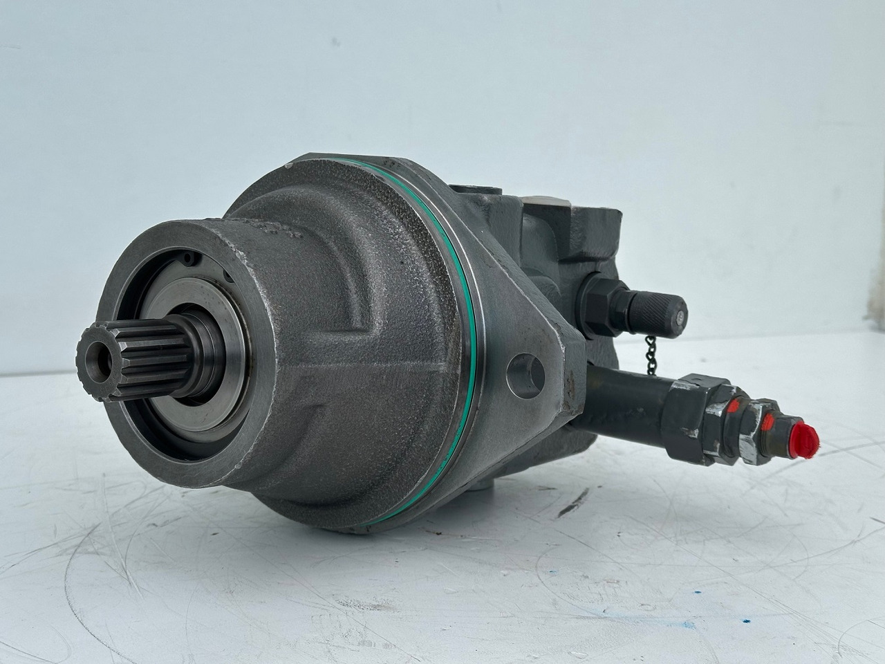 Liebherr Original Hydraulikeinbaumotor FMF045.  ID-Nr.12464105.   SAT250/287.  LH18M, LH22C, LH22M, LH24M, LH26EC, LH26EM, LH26M.    #12464105.0854# - Reductor de giro para Maquinaria de construcción: foto 2 Liebherr Original Hydraulikeinbaumotor FMF045.  ID-Nr.12464105.   SAT250/287.  LH18M, LH22C, LH22M, LH24M, LH26EC, LH26EM, LH26M.    #12464105.0854# - Reductor de giro para Maquinaria de construcción: foto 2