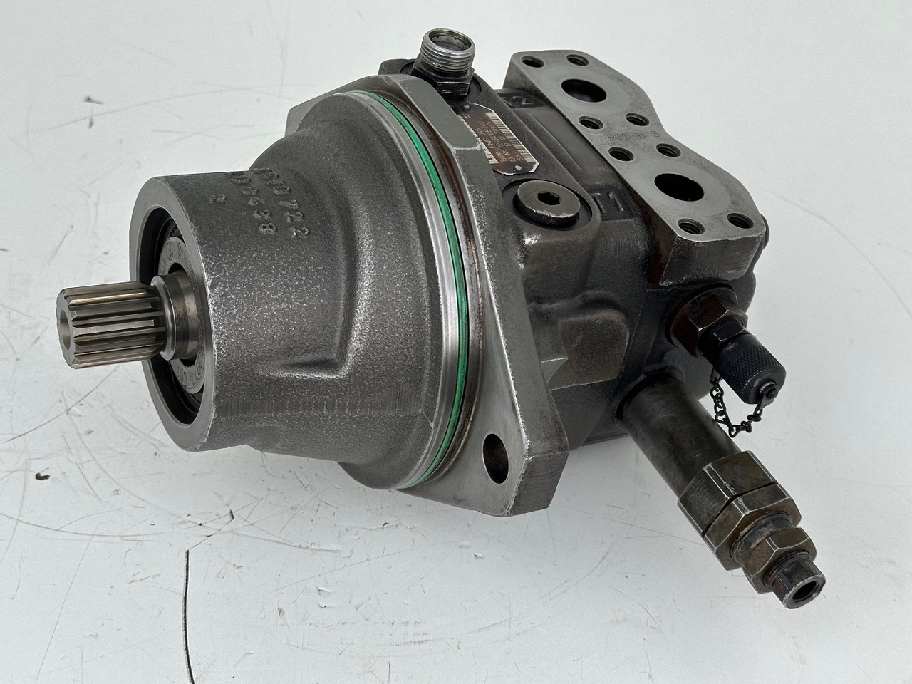 Liebherr Original Hydraulikeinbaumotor FMF045.  ID-Nr.12464105.   SAT250/287.  LH18M, LH22C, LH22M, LH24M, LH26EC, LH26EM, LH26M.    #12464105.20985# - Reductor de giro para Maquinaria de construcción: foto 1 Liebherr Original Hydraulikeinbaumotor FMF045.  ID-Nr.12464105.   SAT250/287.  LH18M, LH22C, LH22M, LH24M, LH26EC, LH26EM, LH26M.    #12464105.20985# - Reductor de giro para Maquinaria de construcción: foto 1