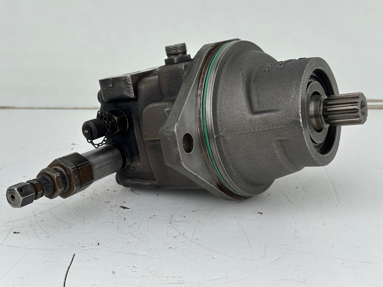 Liebherr Original Hydraulikeinbaumotor FMF045.  ID-Nr.12464105.   SAT250/287.  LH18M, LH22C, LH22M, LH24M, LH26EC, LH26EM, LH26M.    #12464105.20985# - Reductor de giro para Maquinaria de construcción: foto 3 Liebherr Original Hydraulikeinbaumotor FMF045.  ID-Nr.12464105.   SAT250/287.  LH18M, LH22C, LH22M, LH24M, LH26EC, LH26EM, LH26M.    #12464105.20985# - Reductor de giro para Maquinaria de construcción: foto 3