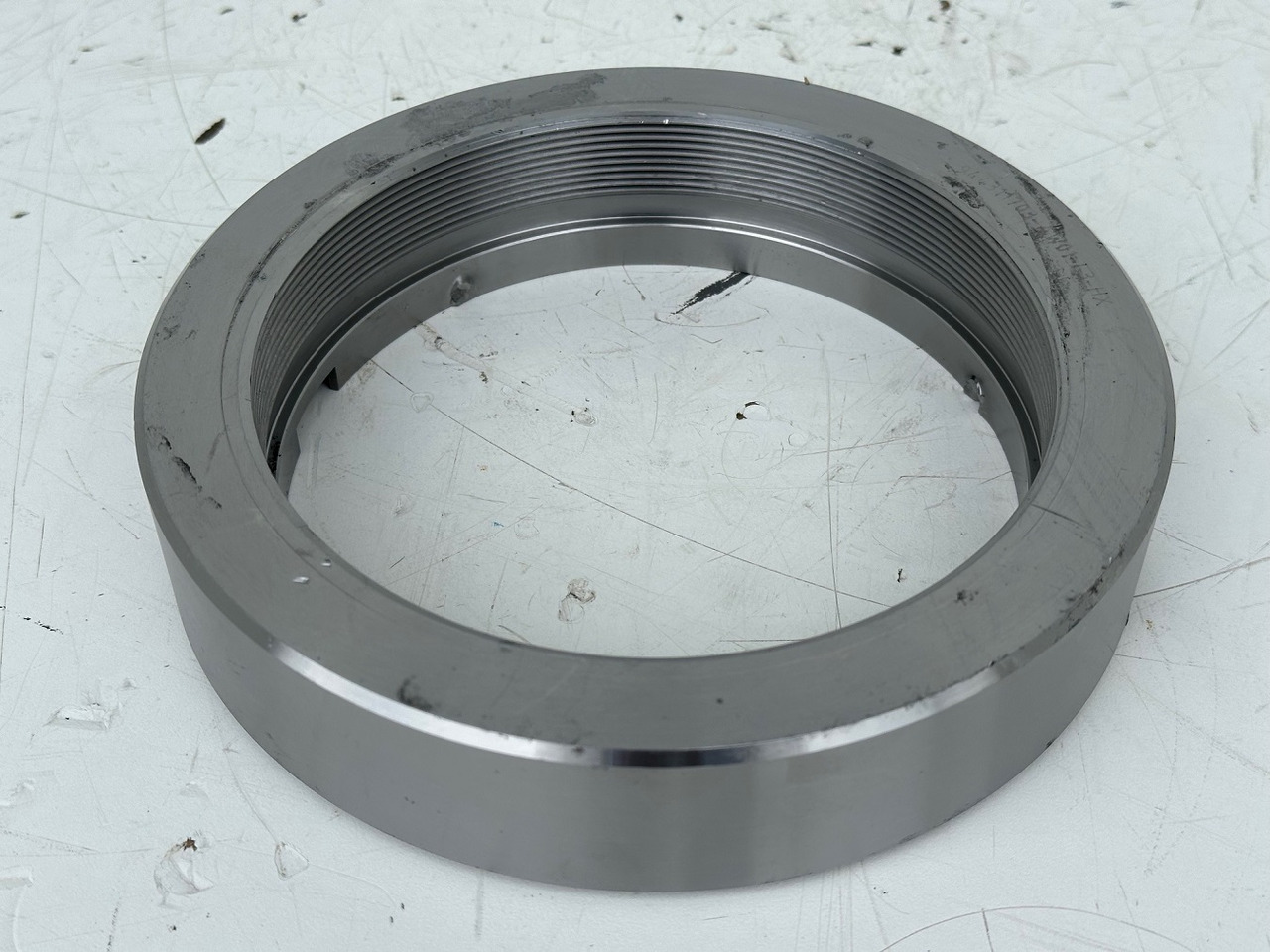 Liebherr Original Nutmutter ID-Nr.9443117 - ID-Nr.944311703. LH110,A974,LOS974,P974,P976,R974,R976,R980,P994,P995,R944,R995. #944311703.31.07# - Reductor de giro para Maquinaria de construcción: foto 2 Liebherr Original Nutmutter ID-Nr.9443117 - ID-Nr.944311703. LH110,A974,LOS974,P974,P976,R974,R976,R980,P994,P995,R944,R995. #944311703.31.07# - Reductor de giro para Maquinaria de construcción: foto 2