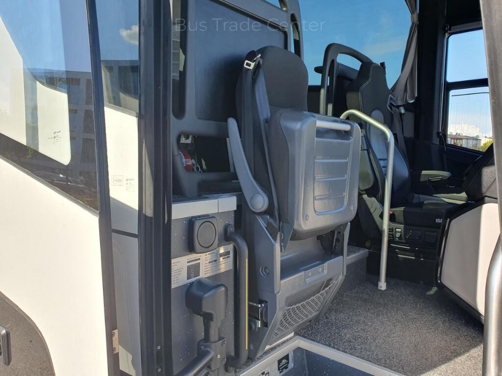 SCANIA Touring HD 13.7 CL3 THD K 410C - Autocar: foto 5 SCANIA Touring HD 13.7 CL3 THD K 410C - Autocar: foto 5