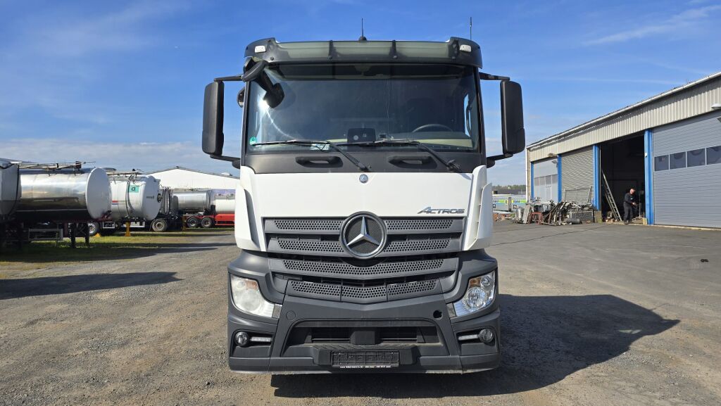 Mercedes Benz Actros 1845 MOTORSCHADEN (Nr. 6330) - Chasis camión: foto 2 Mercedes Benz Actros 1845 MOTORSCHADEN (Nr. 6330) - Chasis camión: foto 2