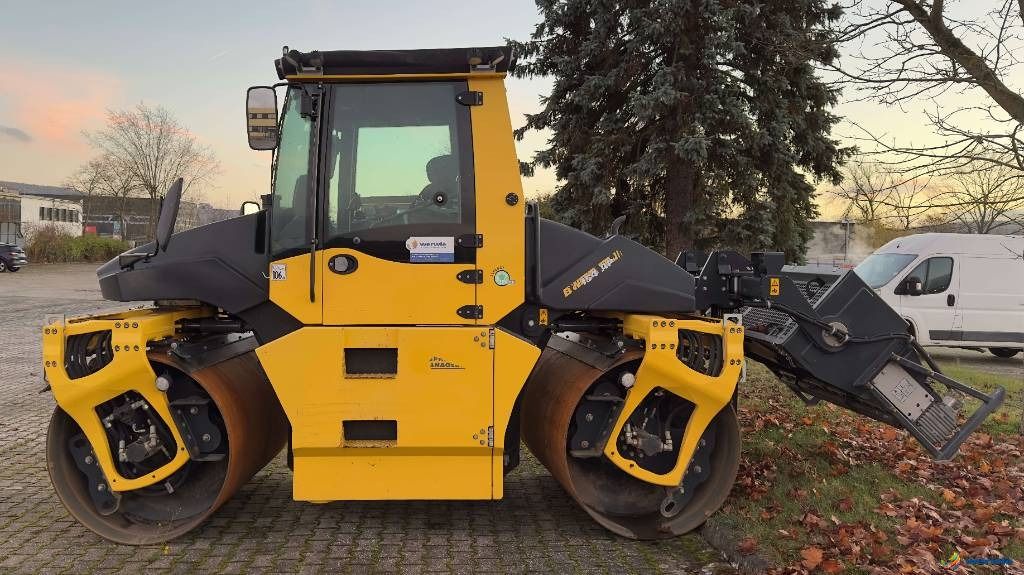 Bomag BM 154 AP-4i AM - Apisonadora de asfalto: foto 1 Bomag BM 154 AP-4i AM - Apisonadora de asfalto: foto 1