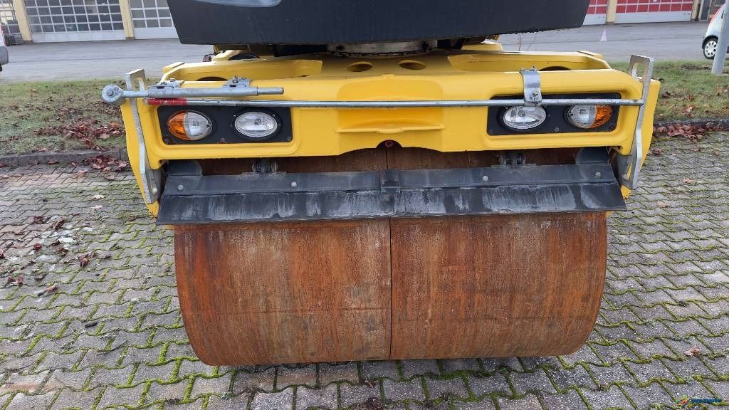 Bomag BM 154 AP-4i AM - Apisonadora de asfalto: foto 3 Bomag BM 154 AP-4i AM - Apisonadora de asfalto: foto 3