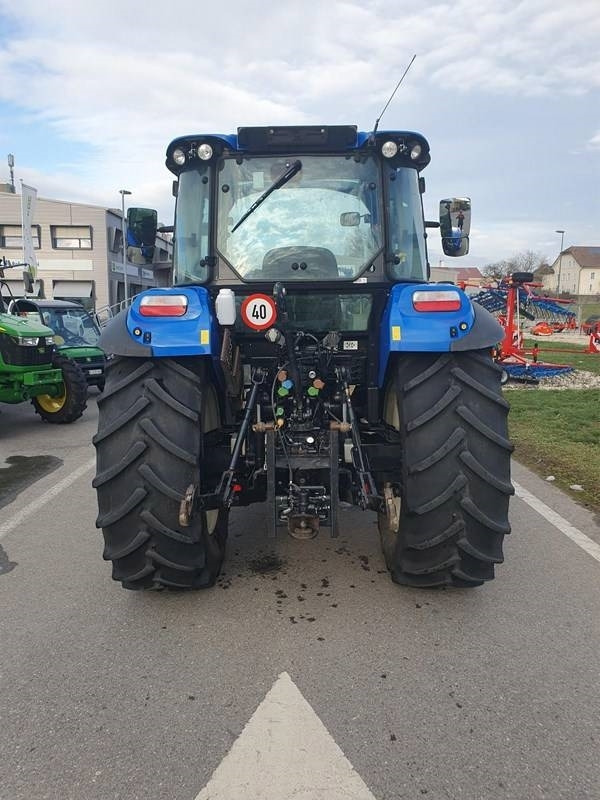 New Holland T 5.115 - Tractor: foto 2 New Holland T 5.115 - Tractor: foto 2