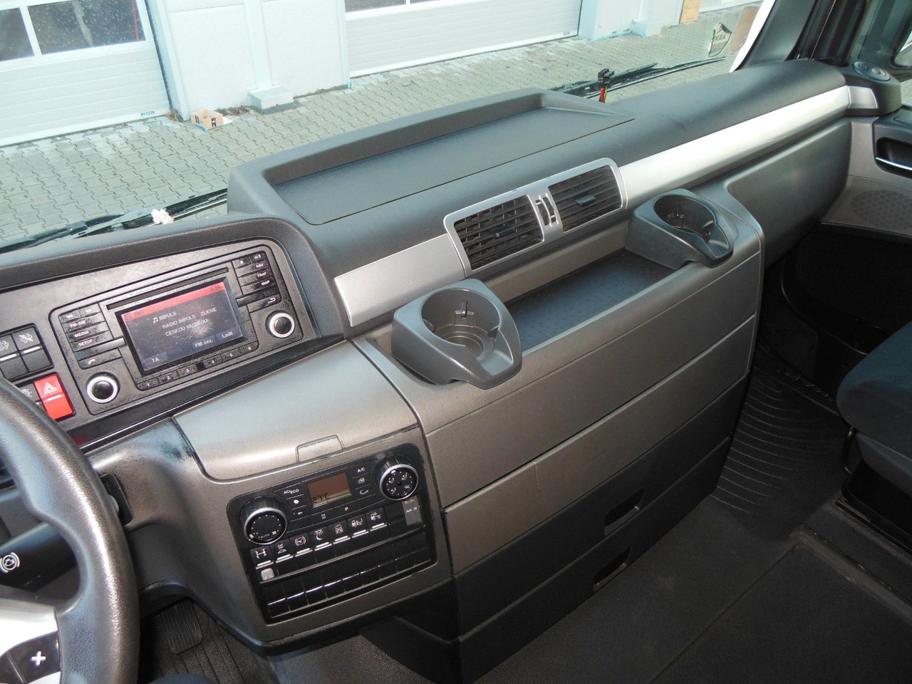 Cabeza tractora MAN TGX 18.480 LLS-U, LOWDECK + KRONE MEGA MAN TGX 18.480 LLS-U, LOWDECK: foto 18 Cabeza tractora MAN TGX 18.480 LLS-U, LOWDECK + KRONE MEGA MAN TGX 18.480 LLS-U, LOWDECK: foto 18