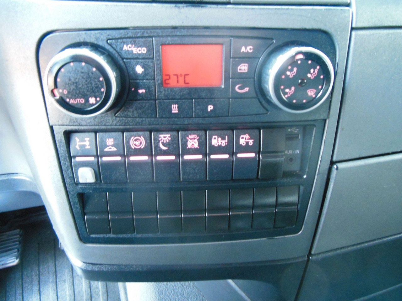 Cabeza tractora MAN TGX 18.480 LLS-U, LOWDECK + KRONE MEGA MAN TGX 18.480 LLS-U, LOWDECK: foto 17 Cabeza tractora MAN TGX 18.480 LLS-U, LOWDECK + KRONE MEGA MAN TGX 18.480 LLS-U, LOWDECK: foto 17