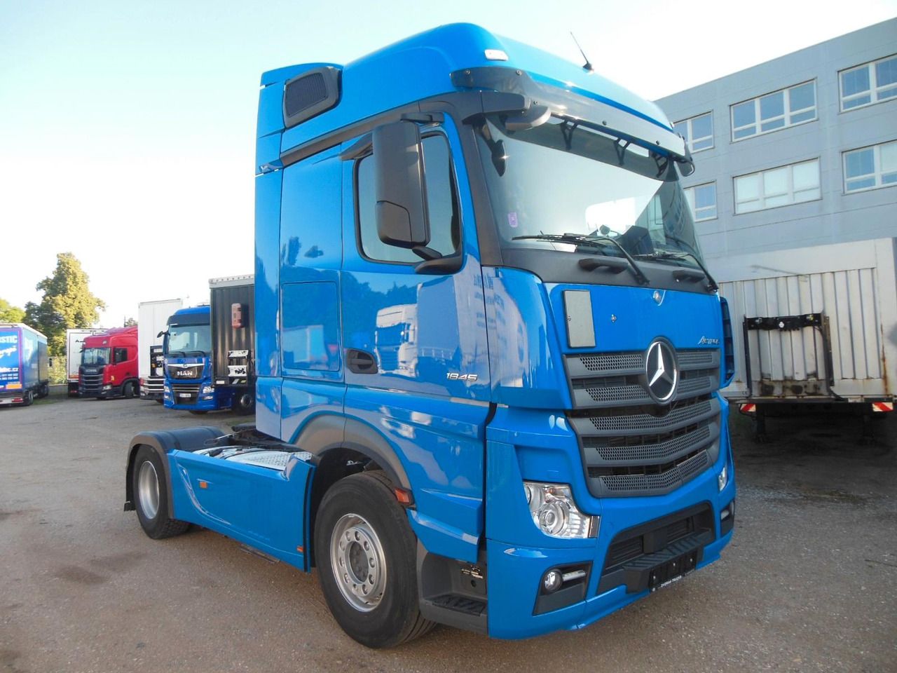 Mercedes-Benz 1845 ACTROS, STANDKLIMA Mercedes-Benz 1845 ACTROS, STANDKLIMA - Cabeza tractora: foto 2 Mercedes-Benz 1845 ACTROS, STANDKLIMA Mercedes-Benz 1845 ACTROS, STANDKLIMA - Cabeza tractora: foto 2