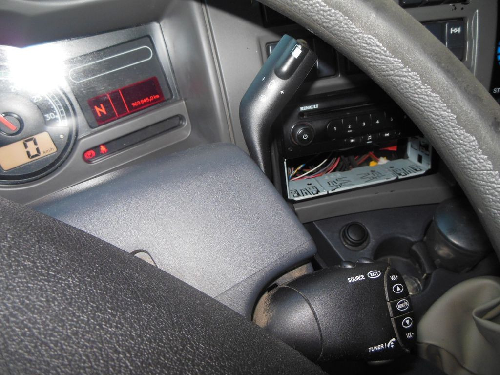 Camión caja abierta Renault MIDLUM DXI 180.08: foto 21