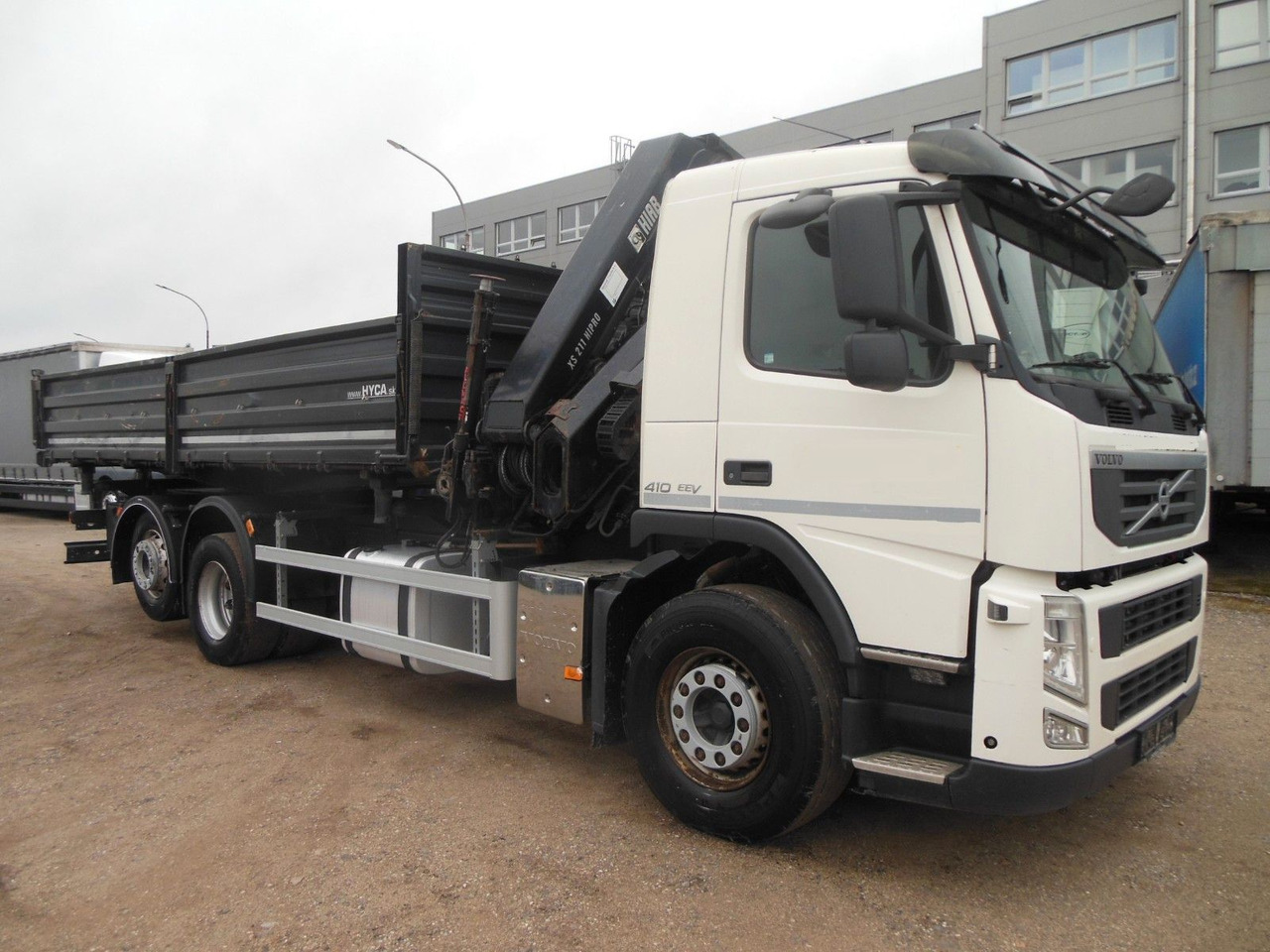 Volvo FM 410, 6X2, DREISEITEN KIPPER, HIAB XS 211 - Volquete camión, Camión grúa: foto 2 Volvo FM 410, 6X2, DREISEITEN KIPPER, HIAB XS 211 - Volquete camión, Camión grúa: foto 2