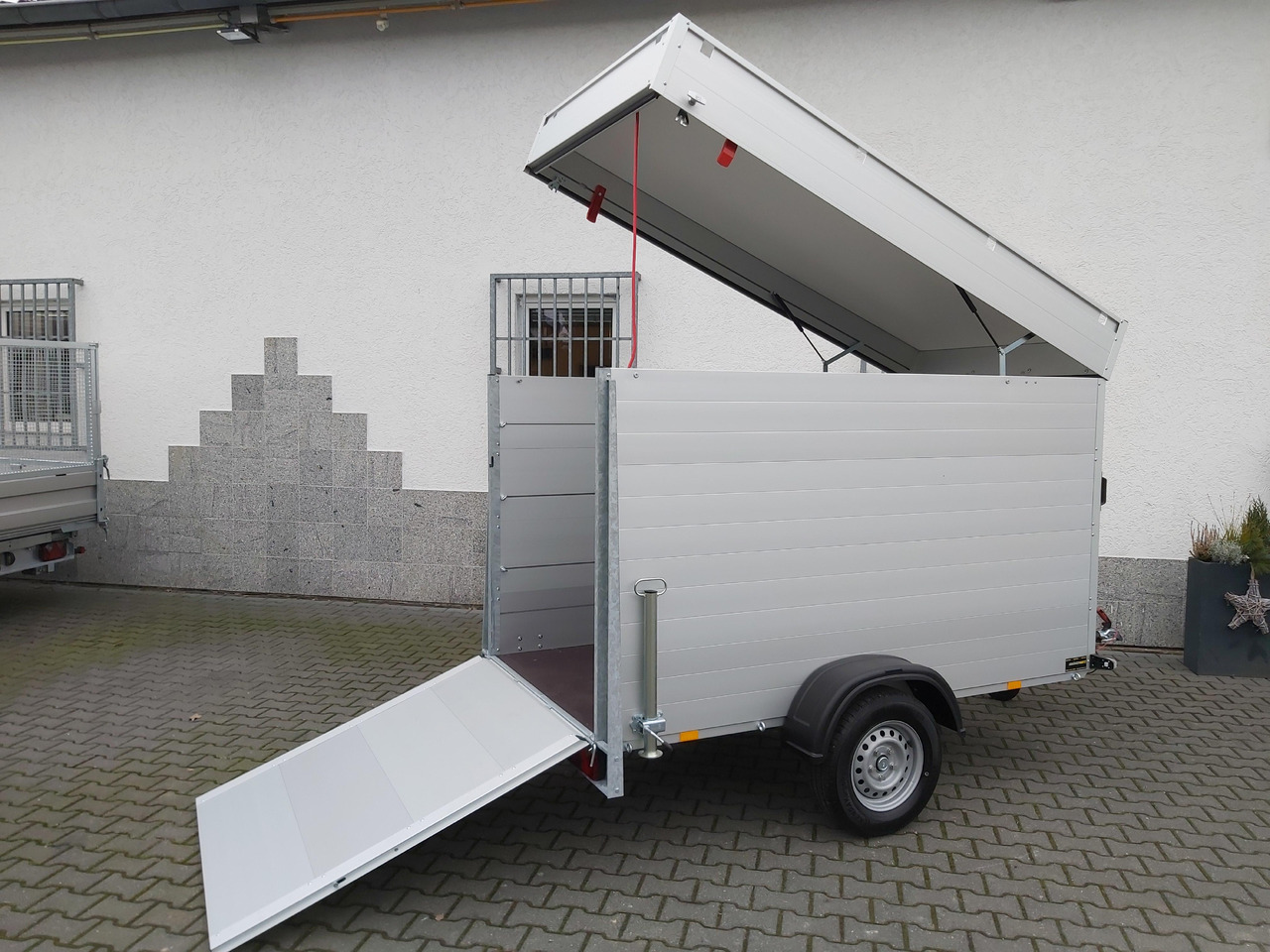 ALUBOXX Deckelanhänger GTB 1200 VT3 251x126x153cm Heckrampe (S) 1200kg Winter Aktion - Caja cerrada remolque: foto 3 ALUBOXX Deckelanhänger GTB 1200 VT3 251x126x153cm Heckrampe (S) 1200kg Winter Aktion - Caja cerrada remolque: foto 3