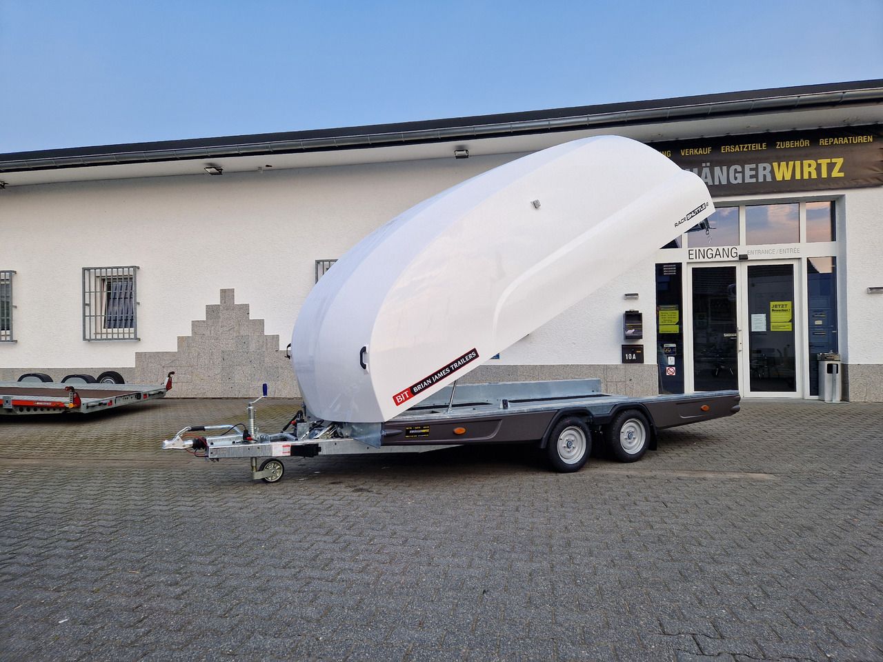 BJT Race Shuttle 2 Transporter 430x195x160cm ankippbar Winde 2600kg 100 km/H Modell 2024 - Portavehículos remolque: foto 1 BJT Race Shuttle 2 Transporter 430x195x160cm ankippbar Winde 2600kg 100 km/H Modell 2024 - Portavehículos remolque: foto 1