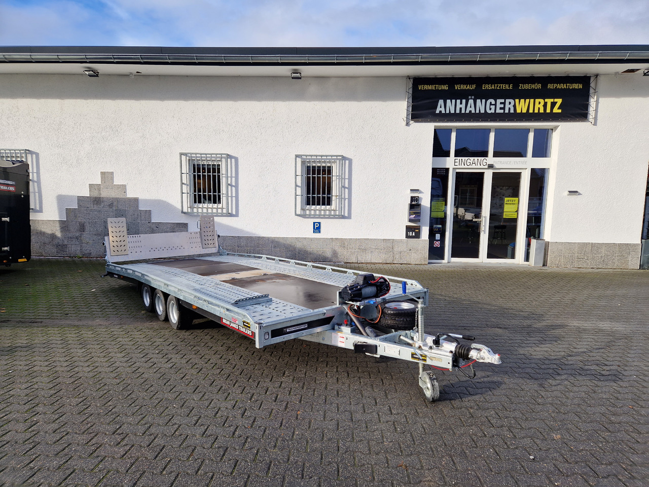 BJT T Transporter 231 550x224cm elektrisch ankippbar Komfort Paket Warn Winde LED 10" Tridem 3500kg - Remolque porta maquinaria: foto 5 BJT T Transporter 231 550x224cm elektrisch ankippbar Komfort Paket Warn Winde LED 10" Tridem 3500kg - Remolque porta maquinaria: foto 5