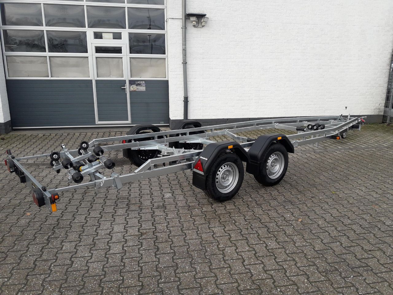 Brenderup Bootstrailer Premium 242500 TB SR 2500 Superrollen Winde 2500kg 312269 Modell 2025 - Remolque para barco: foto 5 Brenderup Bootstrailer Premium 242500 TB SR 2500 Superrollen Winde 2500kg 312269 Modell 2025 - Remolque para barco: foto 5