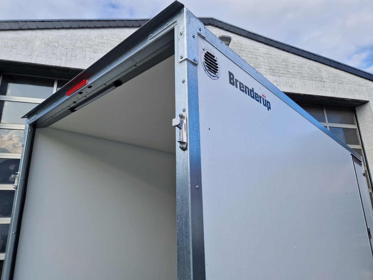 Remolque para moto Brenderup Cargo Dynamic CD350 TB R ST 350x155x185cm Heckrampe Seitentür Wabenwände (L) 2500kg: foto 11