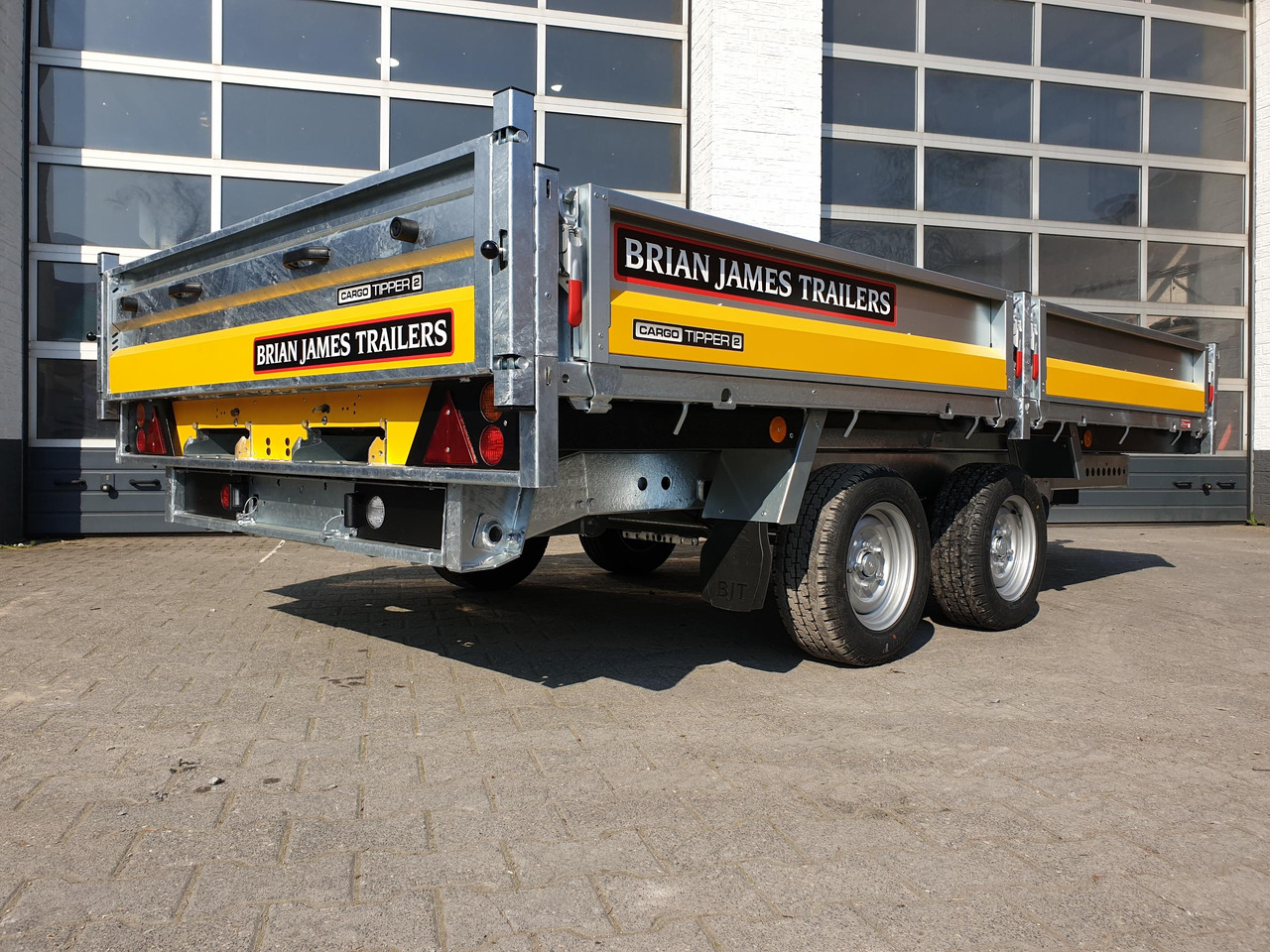 Brian James Trailer CarGO Tipper 2 elektrisch 360x195x30cm Pendelklappe Tandem niedrig 12" 3500kg os - Volquete remolque: foto 4 Brian James Trailer CarGO Tipper 2 elektrisch 360x195x30cm Pendelklappe Tandem niedrig 12" 3500kg os - Volquete remolque: foto 4