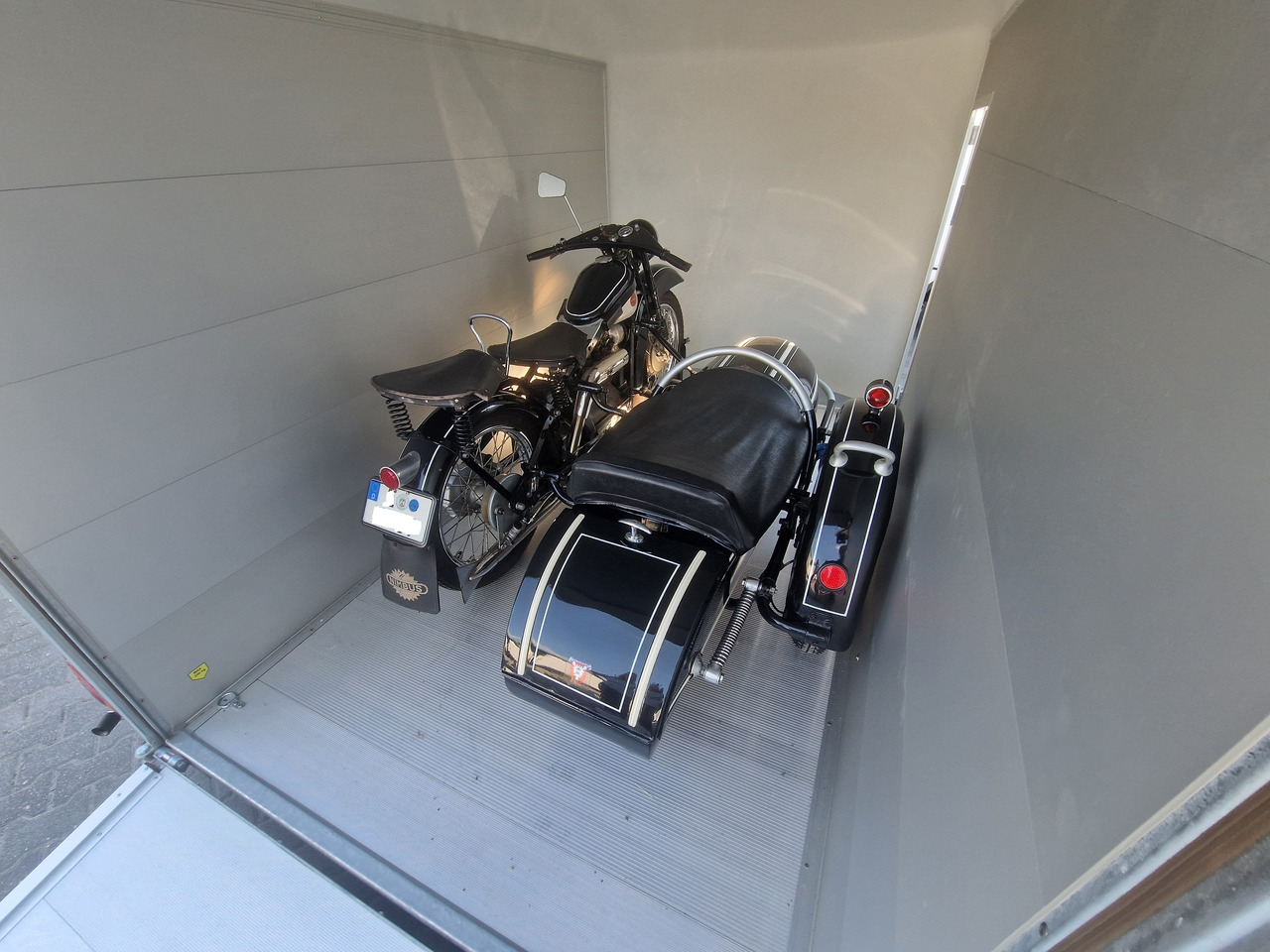 Caja cerrada remolque Cargo Roadster 400 312x164x184cm Alu Poly weiss Seitentür Alufelgen Aluboden 1300kg Pullman 100km/H: foto 6