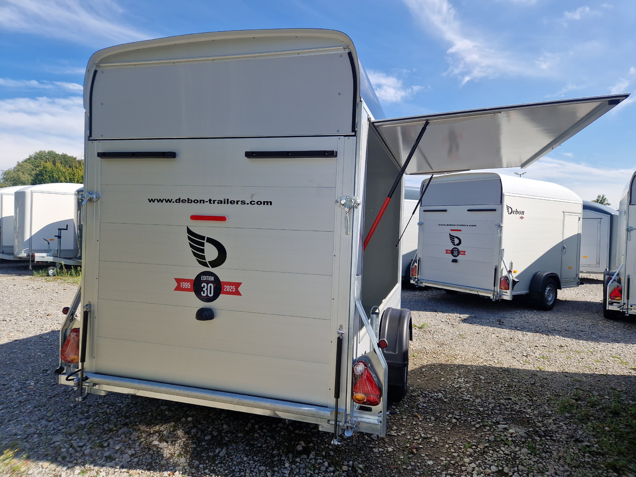 Cargo Roadster 400 312x164x184cm Sandwich Poly black Seitetür Seitenklappe 1300kg Pullman 100km/H - Caja cerrada remolque: foto 3 Cargo Roadster 400 312x164x184cm Sandwich Poly black Seitetür Seitenklappe 1300kg Pullman 100km/H - Caja cerrada remolque: foto 3