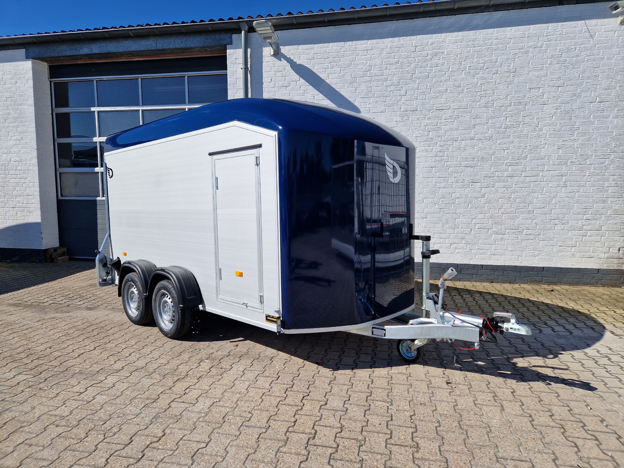 Cargo Roadster 700 plus 375x180x200cm Alu Poly kingblue Seitentür Pullman 2600kg 100km/H Aktion - Caja cerrada remolque: foto 1 Cargo Roadster 700 plus 375x180x200cm Alu Poly kingblue Seitentür Pullman 2600kg 100km/H Aktion - Caja cerrada remolque: foto 1