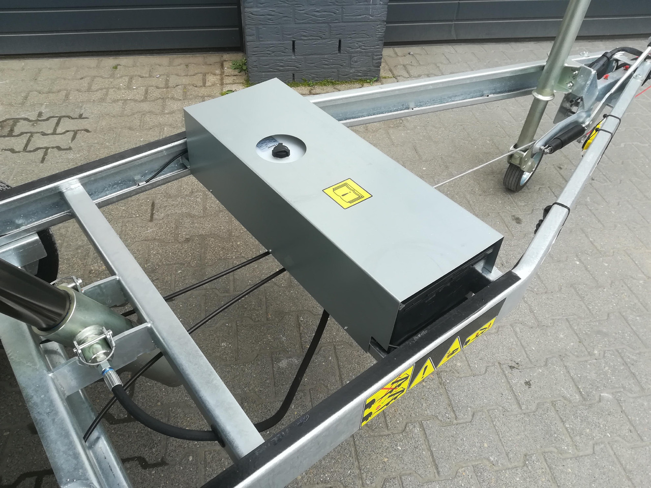 Cheval Liberte Debon Kipper PW 0 Lux Elektro 250x155x30cm 1500kg Januar Online Aktion - Volquete remolque: foto 3 Cheval Liberte Debon Kipper PW 0 Lux Elektro 250x155x30cm 1500kg Januar Online Aktion - Volquete remolque: foto 3