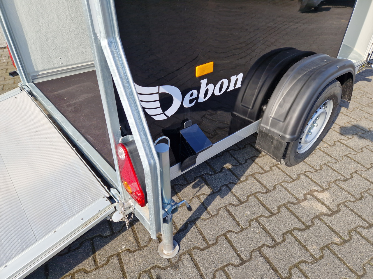 Caja cerrada remolque Debon Cargo 1300 300x152x168cm black Seitentür aerodynamik Pullman II 100km/H 1300kg Februar Aktion: foto 6